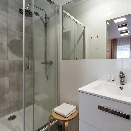 Apartment For Budget Krakow