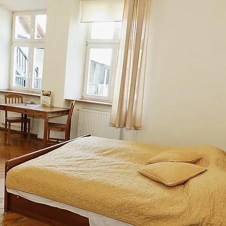 Apartment For Budget Krakow